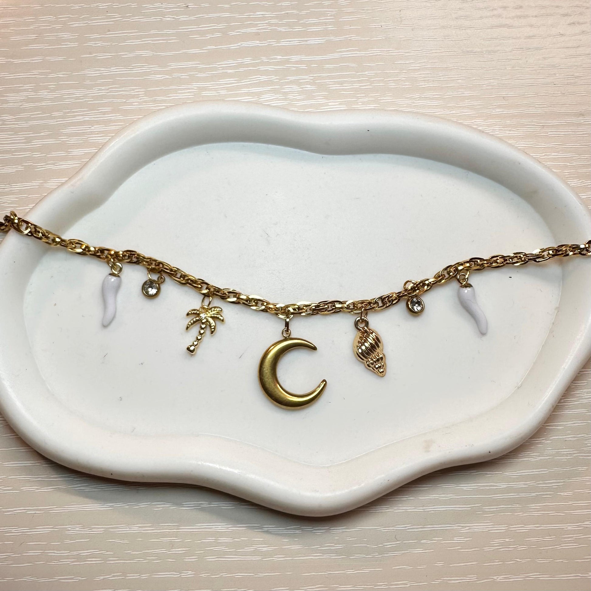 Goldene Schleifenkette