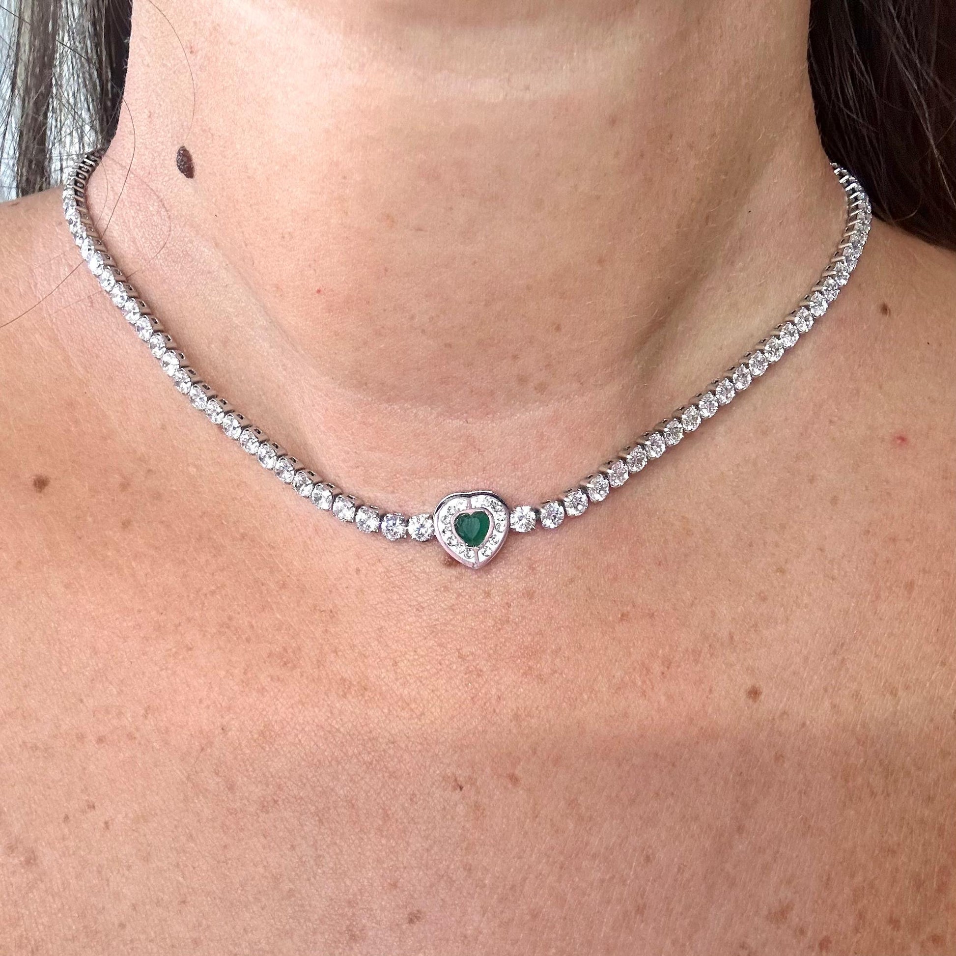Silberne Halskette mit Amor-Anhänger