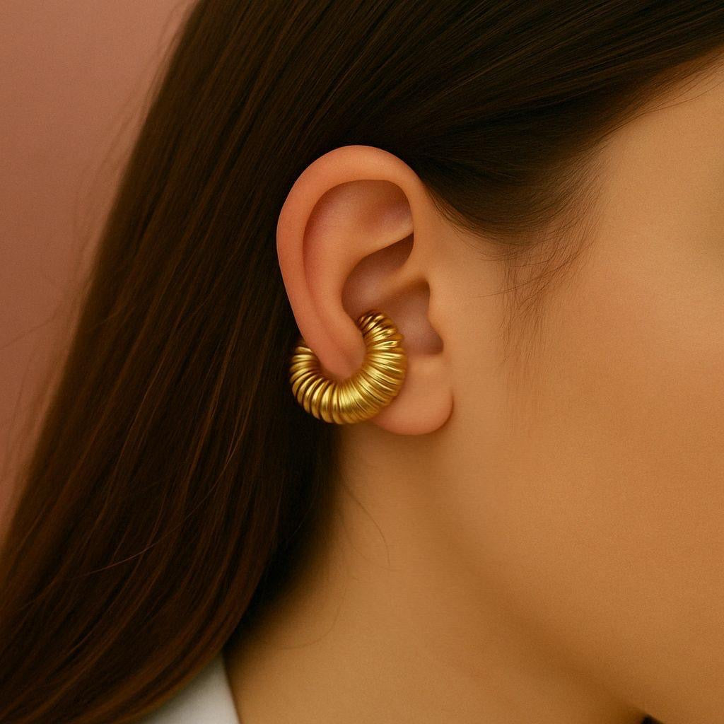 Gold gestreifter Ohrring