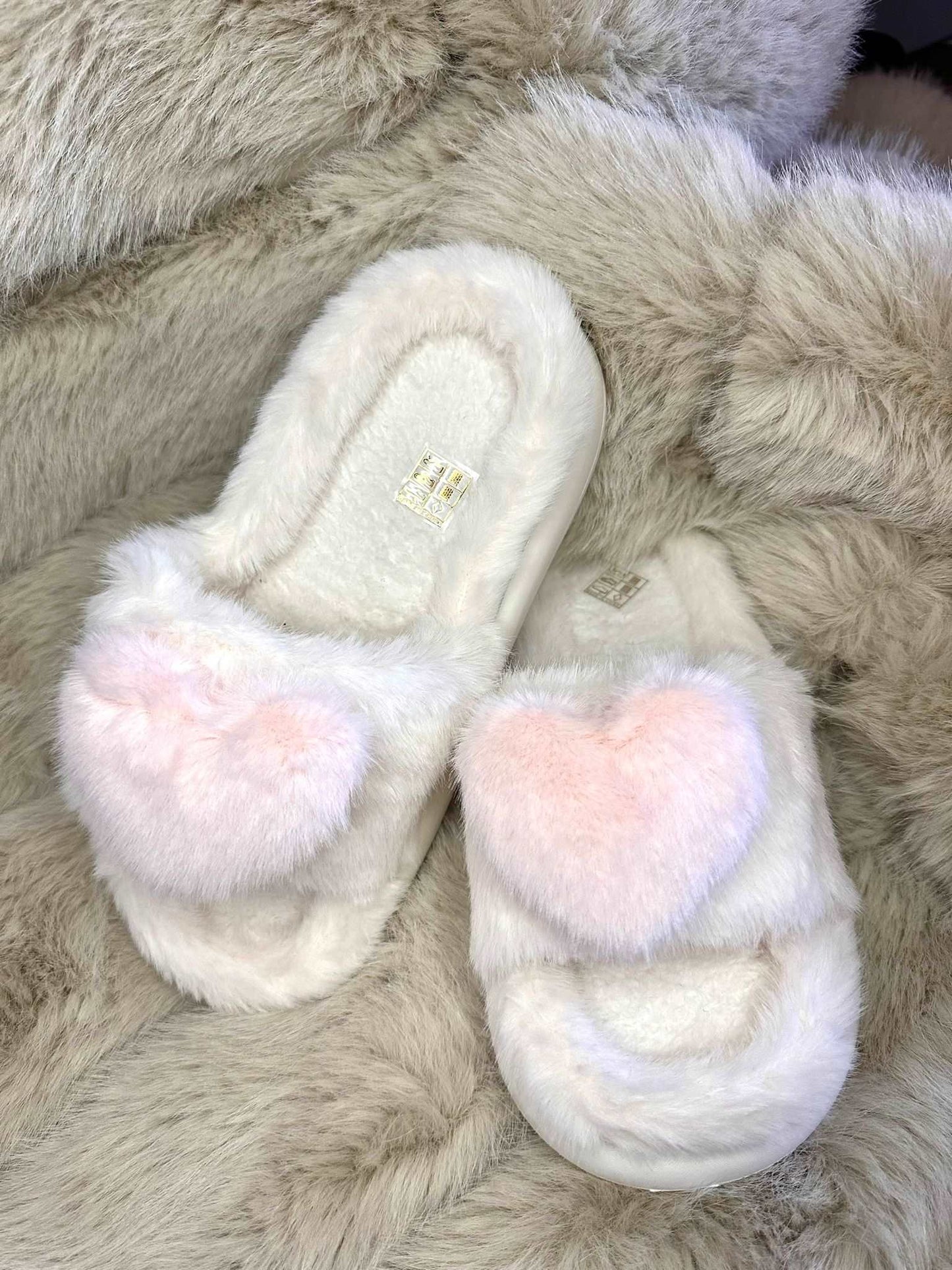 Pantofole Peluche cuore bianche