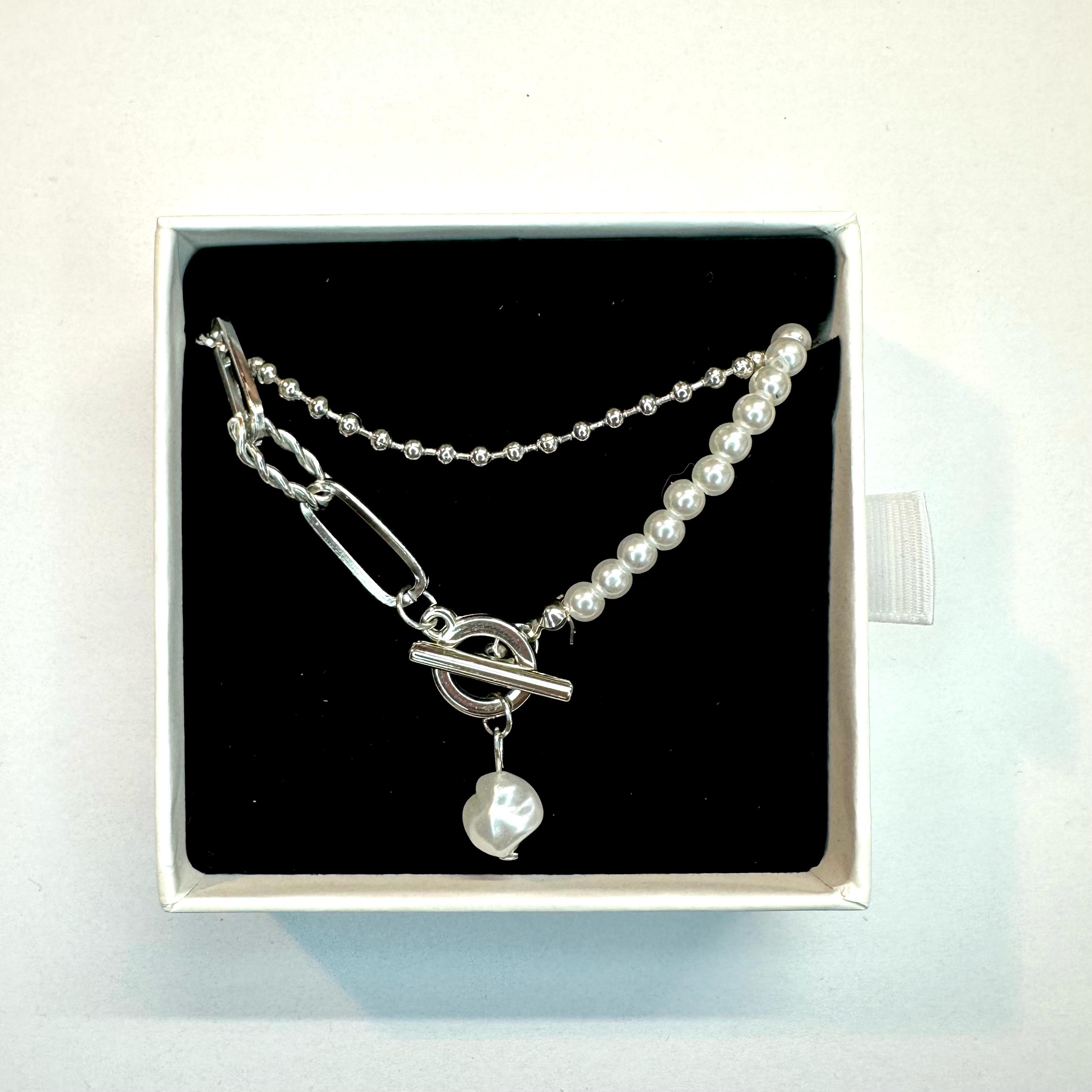 Collana Amelia Argento