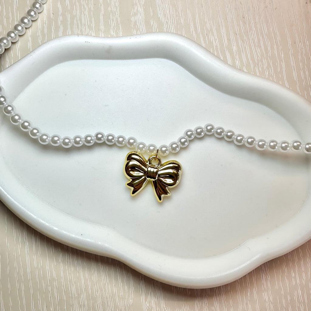 Goldene Schleifenkette