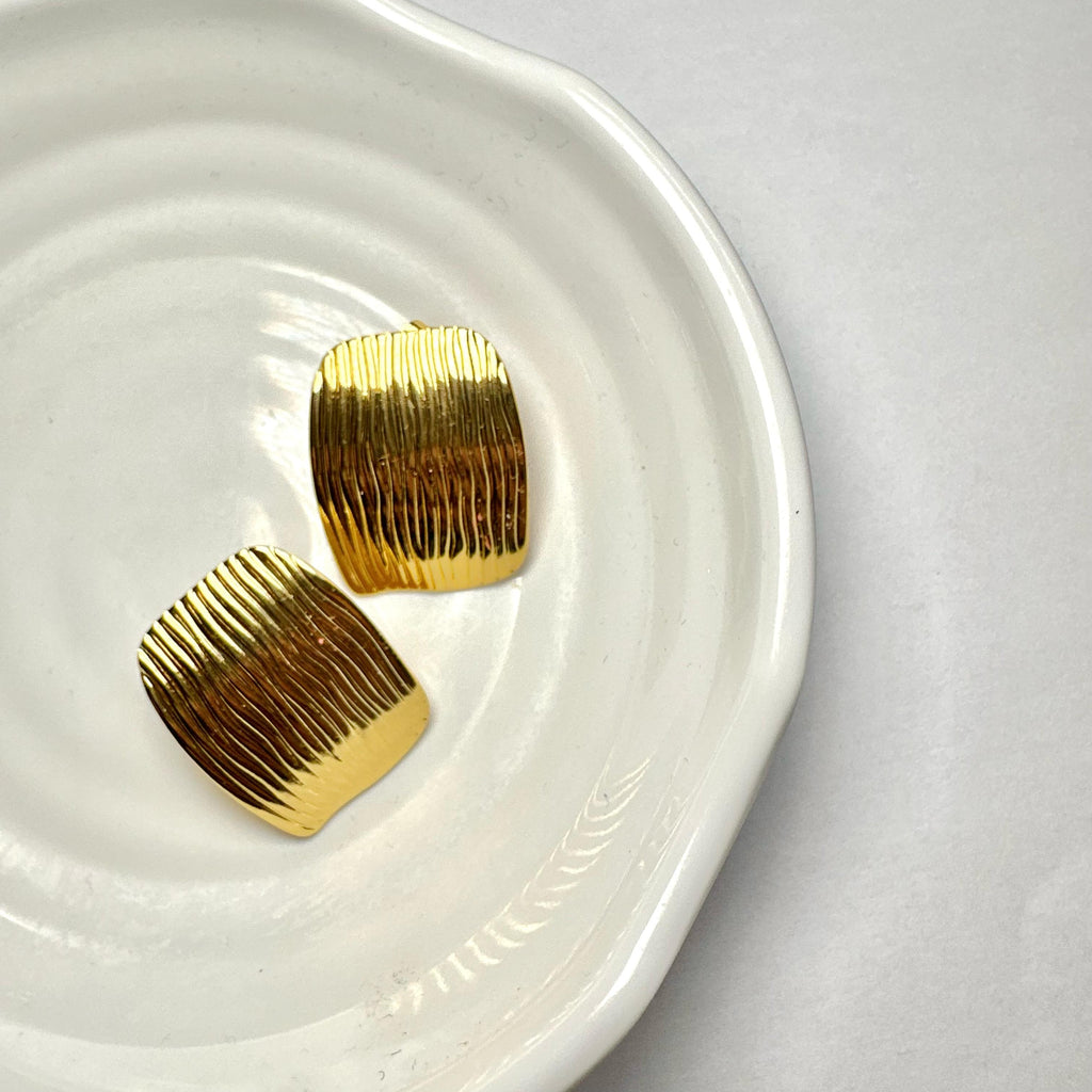 Goldene Spiegelohrringe