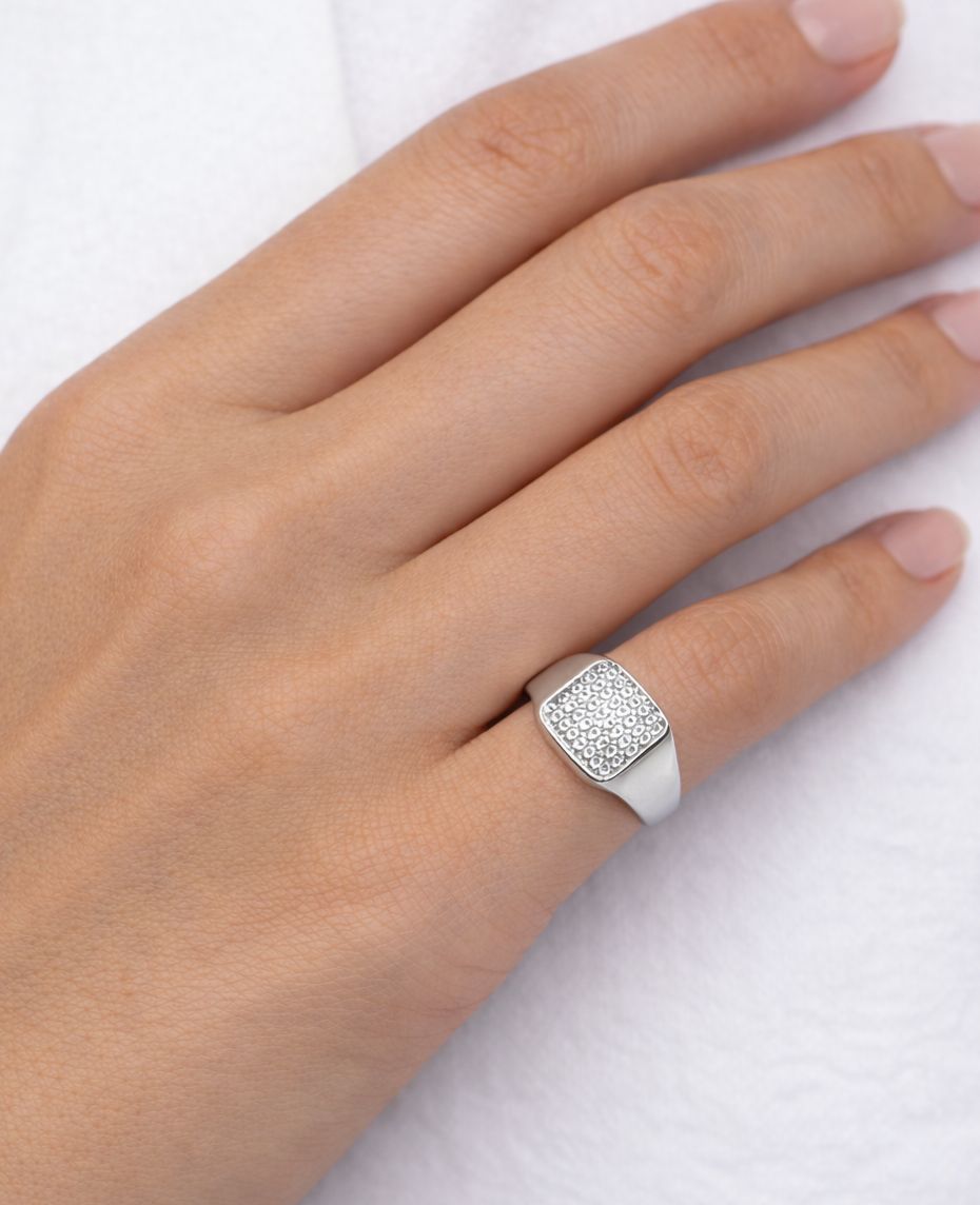 Anello Mignolo Chevalier Square